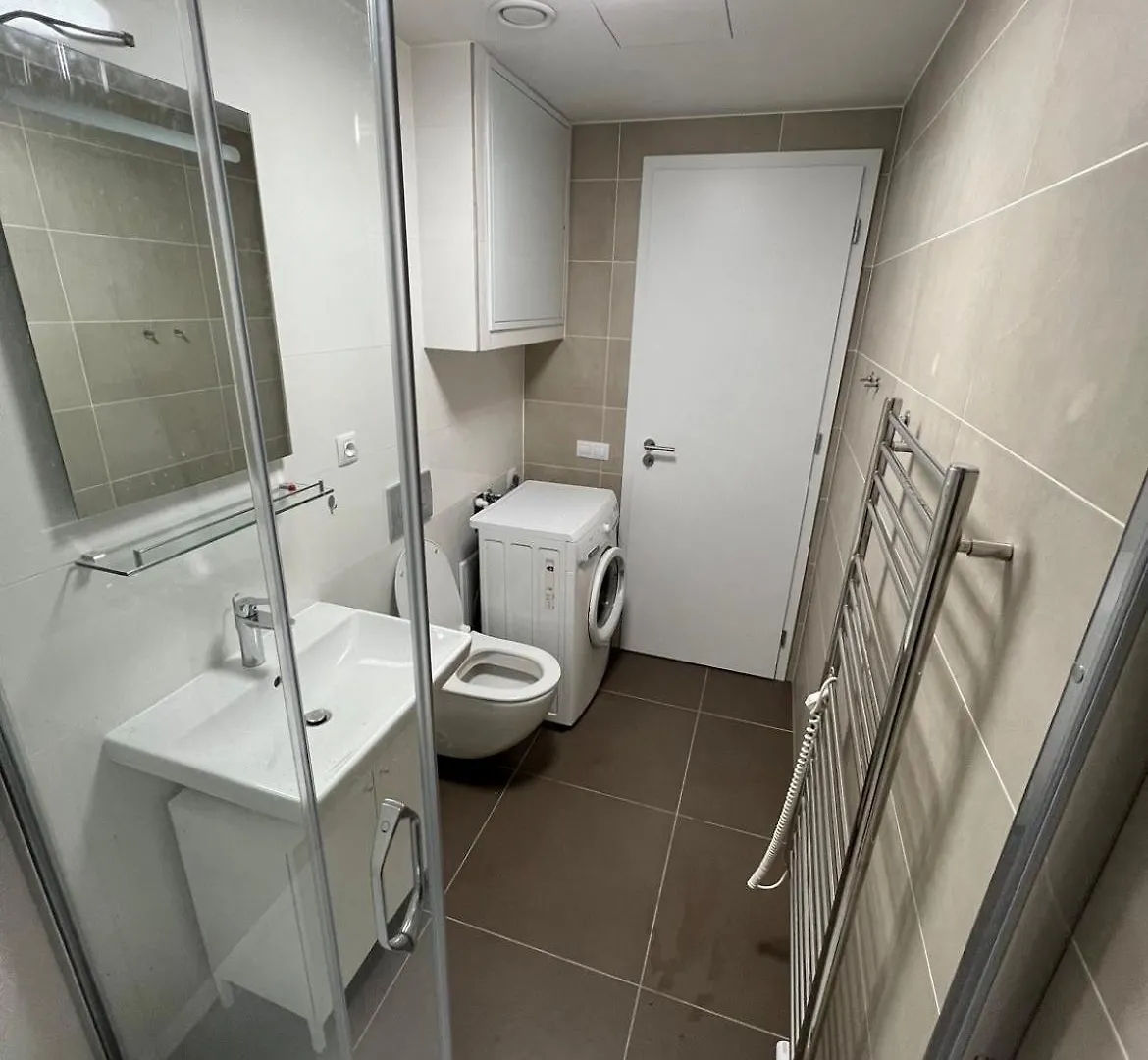 Bright & Cosy 1-Bedroom Apartment With Balcony Praga