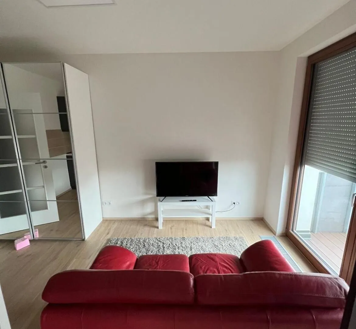 Bright & Cosy 1-Bedroom Apartment With Balcony Praga Repubblica Ceca