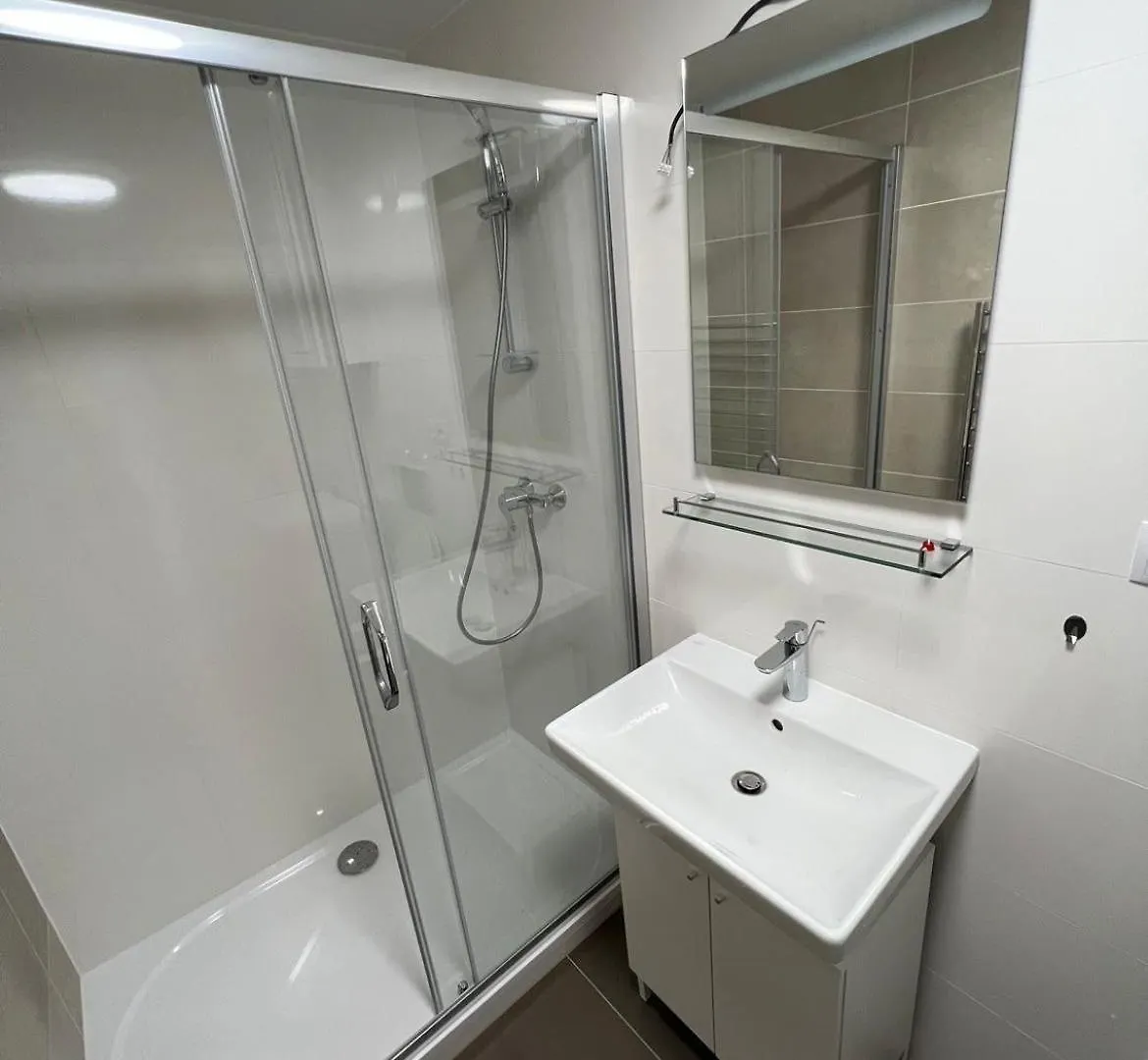Bright & Cosy 1-Bedroom Apartment With Balcony Praga